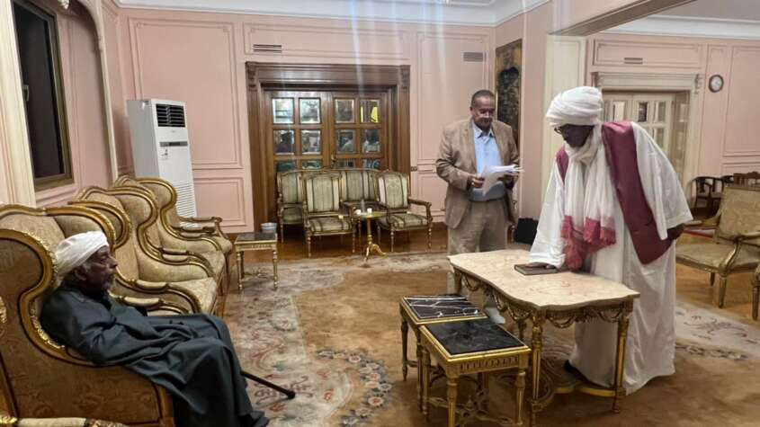 الميرغني يفعل مؤسسات الحزب الاتحادي الديمقراطي الأصل ويجري تعيينات رفيعة الميرغني يفعل مؤسسات الحزب الاتحادي الديمقراطي الأصل ويجري تعيينات رفيعة