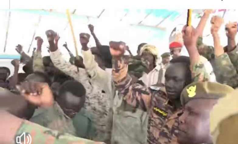 قوة من المليشيا تعلن انسلاخها وانضمامها لقيادة الفرقة الرابعة مشاه الدمازين قوة من المليشيا تعلن انسلاخها وانضمامها لقيادة الفرقة الرابعة مشاه الدمازين