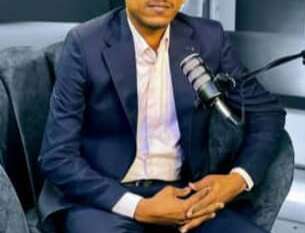 الأمين العام لموتمر الجزيرة المبر محمود يكشف عن فظائع المليشيا:”9200″ مواطن بينهم نساء وأطفال قتلتهم الميليشيا بالجزيرة.. تهجير 5 مليون شخص.. وإفراغ 2500 قرية.. حوار: محمد جمال قندول الأمين العام لموتمر الجزيرة المبر محمود يكشف عن فظائع المليشيا:”9200″ مواطن بينهم نساء وأطفال قتلتهم الميليشيا بالجزيرة.. تهجير 5 مليون شخص.. وإفراغ 2500 قرية.. حوار: محمد جمال قندول