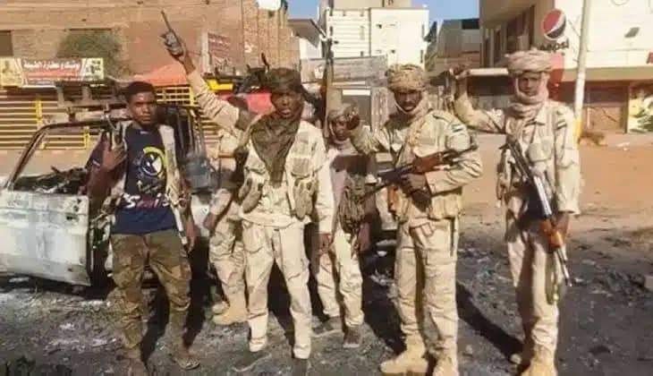أطوار المليشيا… كيف تحوّل الدعم السريع إلى قوة احتلال أجنبية؟ تحقيق متعدّد الوسائط الخرطوم سارة الطيب خالد أحمد أطوار المليشيا… كيف تحوّل الدعم السريع إلى قوة احتلال أجنبية؟ تحقيق متعدّد الوسائط الخرطوم سارة الطيب خالد أحمد