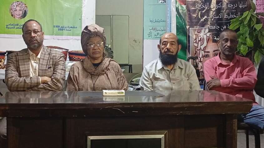 مدير مدرسة الصداقة يزور جمعية الأحلام ويعلن عن خطط لتقنين عمل المراكز المجتمعية مدير مدرسة الصداقة يزور جمعية الأحلام ويعلن عن خطط لتقنين عمل المراكز المجتمعية