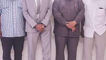 وزير الشباب والرياضة يؤكد انفتاح الوزارة على مبادرات الإعمار والتعافي الوطني وزير الشباب والرياضة يؤكد انفتاح الوزارة على مبادرات الإعمار والتعافي الوطني