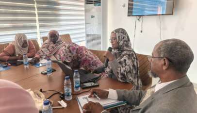 شكلها وزير التعليم اللجنة العليا لمراجعة مناهج التعليم العام تعقد اول اجتماعاتها بامدرمان شكلها وزير التعليم اللجنة العليا لمراجعة مناهج التعليم العام تعقد اول اجتماعاتها بامدرمان