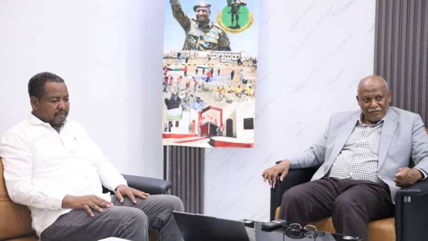 الأمين العام لصندوق رعاية الطلاب يبحث مع وفد جامعة الضعين قضايا السكن وتطوير الخدمات الأمين العام لصندوق رعاية الطلاب يبحث مع وفد جامعة الضعين قضايا السكن وتطوير الخدمات