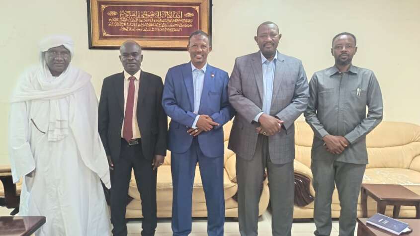 قضايا الطفولة بين وزارة التنمية الإجتماعية والمجلس القومي لرعاية الطفولة قضايا الطفولة بين وزارة التنمية الإجتماعية والمجلس القومي لرعاية الطفولة