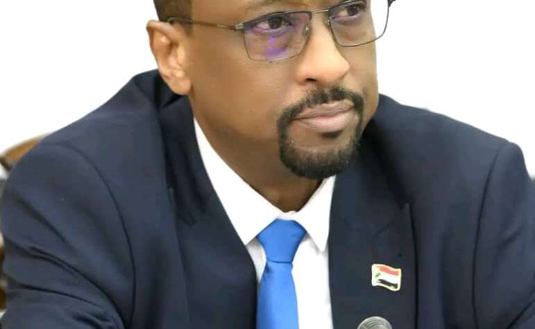 الاعيسر  يوضح للرأي العام دور الوزارة في تنوير المواطنين الاعيسر  يوضح للرأي العام دور الوزارة في تنوير المواطنين