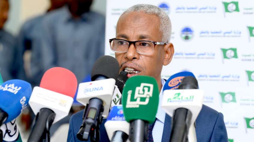 الخطوط البحرية تناقش خطة تطوير الاسطول السوداني الخطوط البحرية تناقش خطة تطوير الاسطول السوداني
