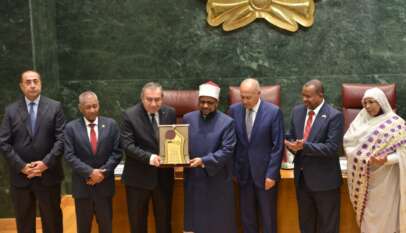 الجامعة العربية وسفارة السودان بالقاهرة تكرم شركاء النجاح في مبادرة إسناد السودانيين المتأثرين بالحرب     سهاد شريف النور الجامعة العربية وسفارة السودان بالقاهرة تكرم شركاء النجاح في مبادرة إسناد السودانيين المتأثرين بالحرب     سهاد شريف النور