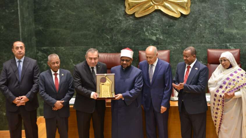الجامعة العربية وسفارة السودان بالقاهرة تكرم شركاء النجاح في مبادرة إسناد السودانيين المتأثرين بالحرب     سهاد شريف النور الجامعة العربية وسفارة السودان بالقاهرة تكرم شركاء النجاح في مبادرة إسناد السودانيين المتأثرين بالحرب     سهاد شريف النور