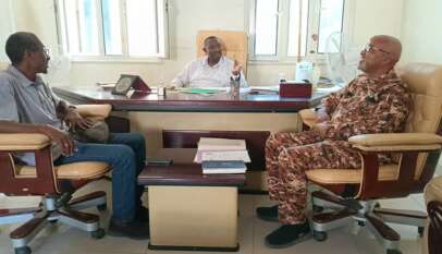 فريني يعلن التزامه بدعم وكفالة اسر شهداء معركة الكرامة فريني يعلن التزامه بدعم وكفالة اسر شهداء معركة الكرامة