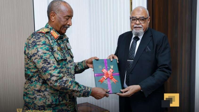 تفاصيل اجتماع الرئيس البرهان بالمراجع العام