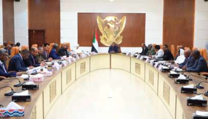 اجتماع طارئي لمجلس الوزراء ويصدر بياناً لتأييد خطاب ومواقف رئيس مجلس السيادة اجتماع طارئي لمجلس الوزراء ويصدر بياناً لتأييد خطاب ومواقف رئيس مجلس السيادة