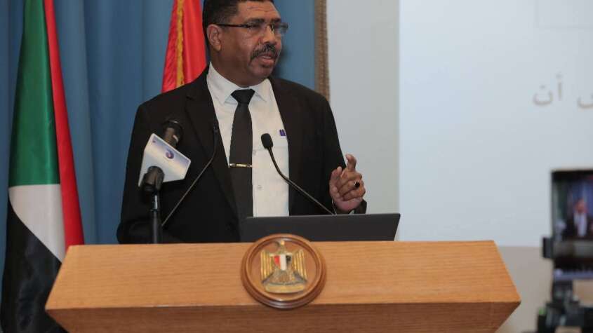 بنك أمدرمان الوطني يشارك في ملتقى التكامل المصرفي السوداني المصري بالقاهرة والمدير العام للبنك يقدم الورقة الرئيسية في الورشة