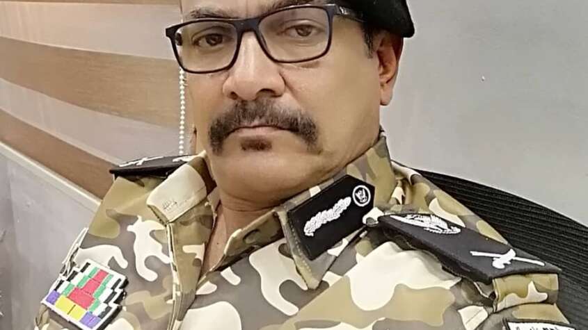 لواء شرطة حقوقي (م) محمد الحسن جاد الله منصور لمحات من سيرة و مسيرة السيد اللواء شرطة (م) طارق محي الدين أحمد عبد اللطيف (1 / 7 / 1987م – 9 / 9 / 2025م) لواء شرطة حقوقي (م) محمد الحسن جاد الله منصور لمحات من سيرة و مسيرة السيد اللواء شرطة (م) طارق محي الدين أحمد عبد اللطيف (1 / 7 / 1987م – 9 / 9 / 2025م)