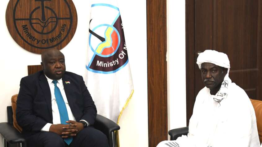 وزير المعادن: يؤكد توجيه عائدات التعدين لتعزيز التنمية والخدمات بالولاية الشمالية