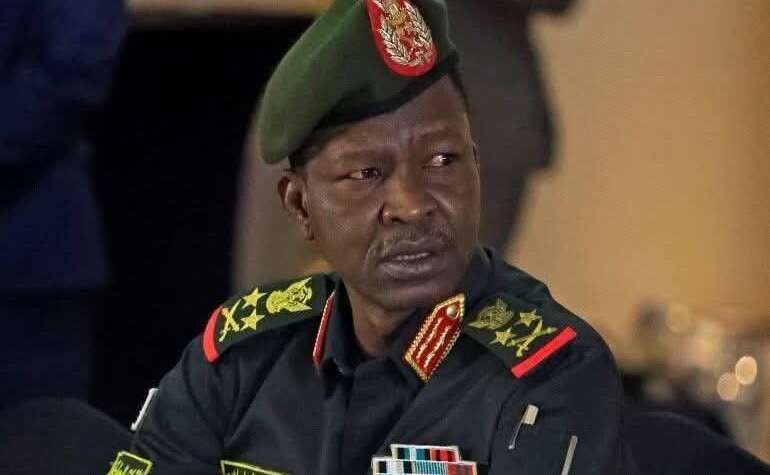 كباشي يتفقد الخطوط الامامية