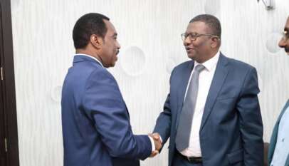 وزير الموارد البشرية يبحث مع الأمين العام لمجلس الوزراء تعزيز التنسيق وتسريع أولويات حكومة الأمل