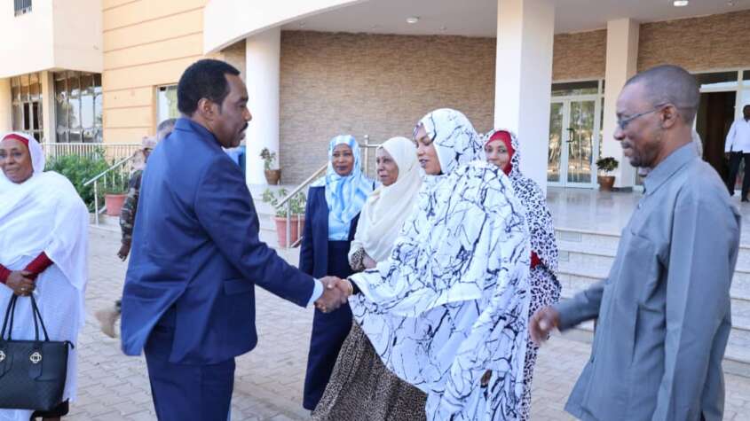 وزير الموارد البشرية يؤكد عودة جميع وحدات الوزارة للعمل في الخرطوم