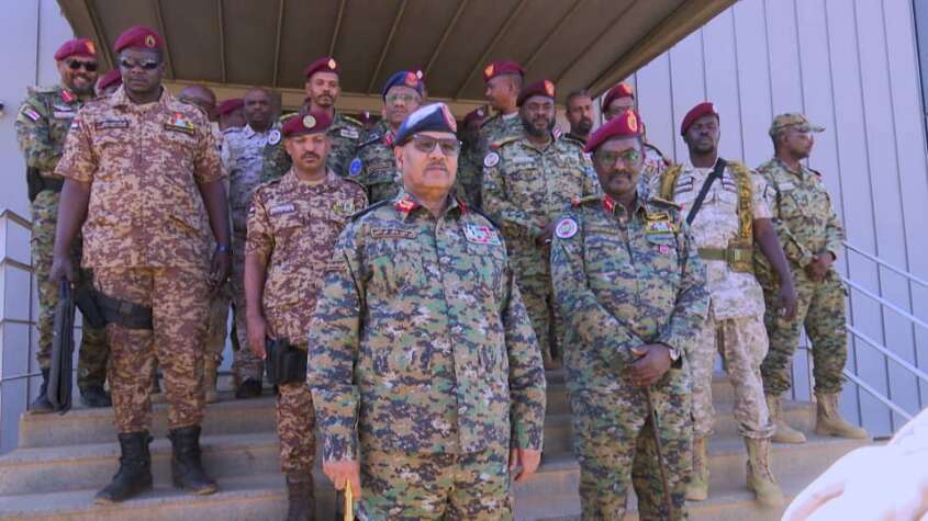 الفريق جابر يتغزل في القوات الخاصة