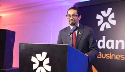 وزير الاتصالات يشيد بالبنية التحتية والارضية الصلبةب(سوداني) 