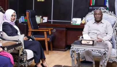 والي الجزيرة يشيد بالدور الوطني للبنك في معركة الكرامة ويؤكد الشراكة للنهوض بالقطاعات المنتجة والي الجزيرة يشيد بالدور الوطني للبنك في معركة الكرامة ويؤكد الشراكة للنهوض بالقطاعات المنتجة