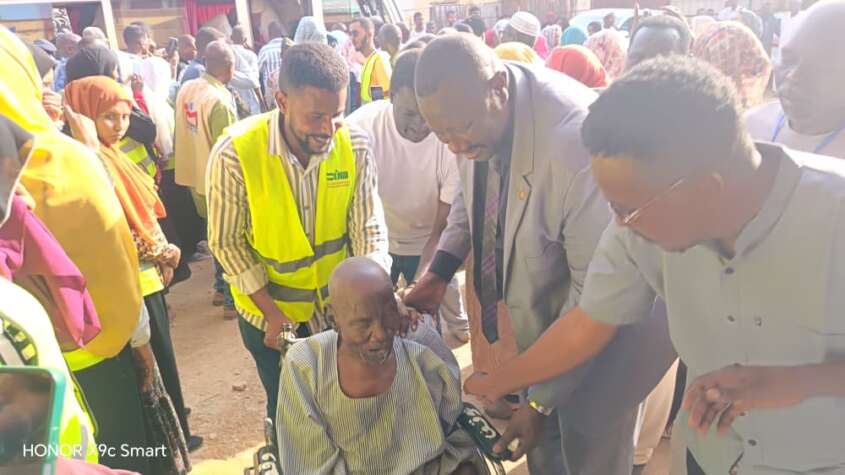 استقبال رسمي وشعبي لعودة المسنين لدار الضو حجوج