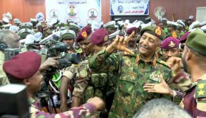 البرهان: نبارك لشعبنا إنهاء حصار كادقلي وقواتنا ستصل دارفور