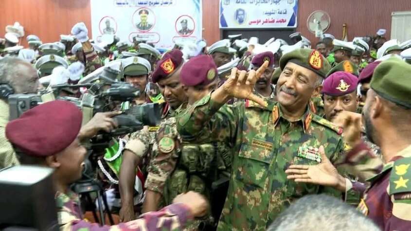 البرهان: نبارك لشعبنا إنهاء حصار كادقلي وقواتنا ستصل دارفور