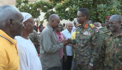 الفريق الكباشي يقدم تعازي السيادي في الكابتن سليمان عبدالقادر