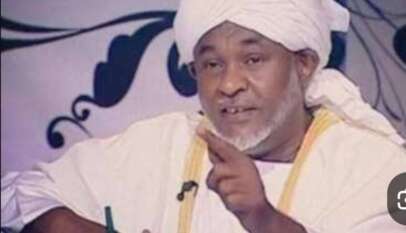 بين الخلق والدين  {وَإِنَّكَ لَعَلَىٰ خُلُقٍ عَظِيمٍ} 