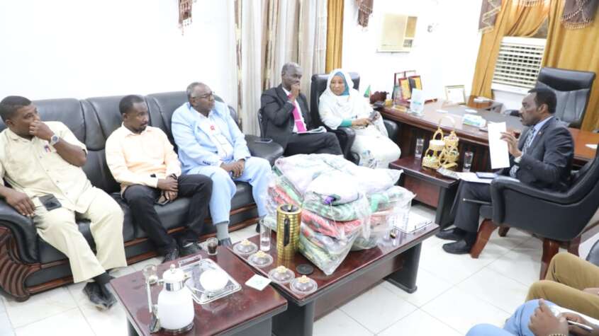 وزير الموارد البشرية يعلن عن ترتيبات لضخ مزيد من المساعدات الإنسانية للمتضررين 