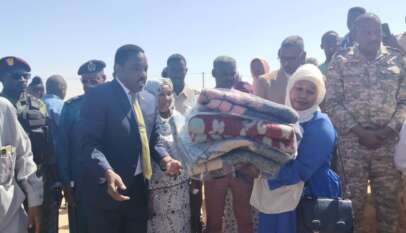 دعم للنازحين في وادي حلفا من وزير الموارد البشرية 