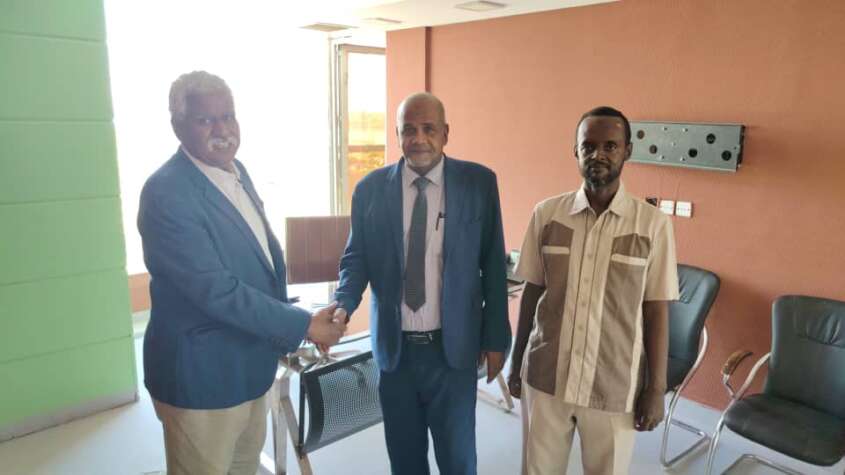 اتحاد الصحفيين يقدم التهانئ لقناة النيل الأزرق 