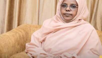 مصادر تروي الحقيقة..عضو مجلس السيادة تكمل إجراءاتها بنفسها .. ماذا دار في مكتب الاراضي ؟